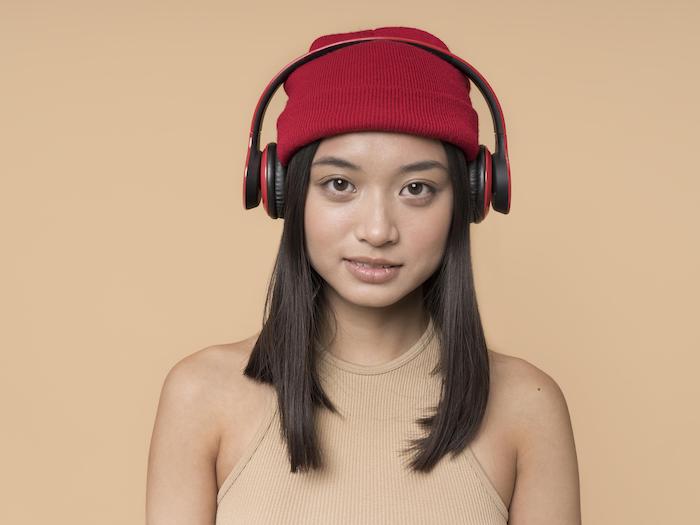 Woman wearing headphone